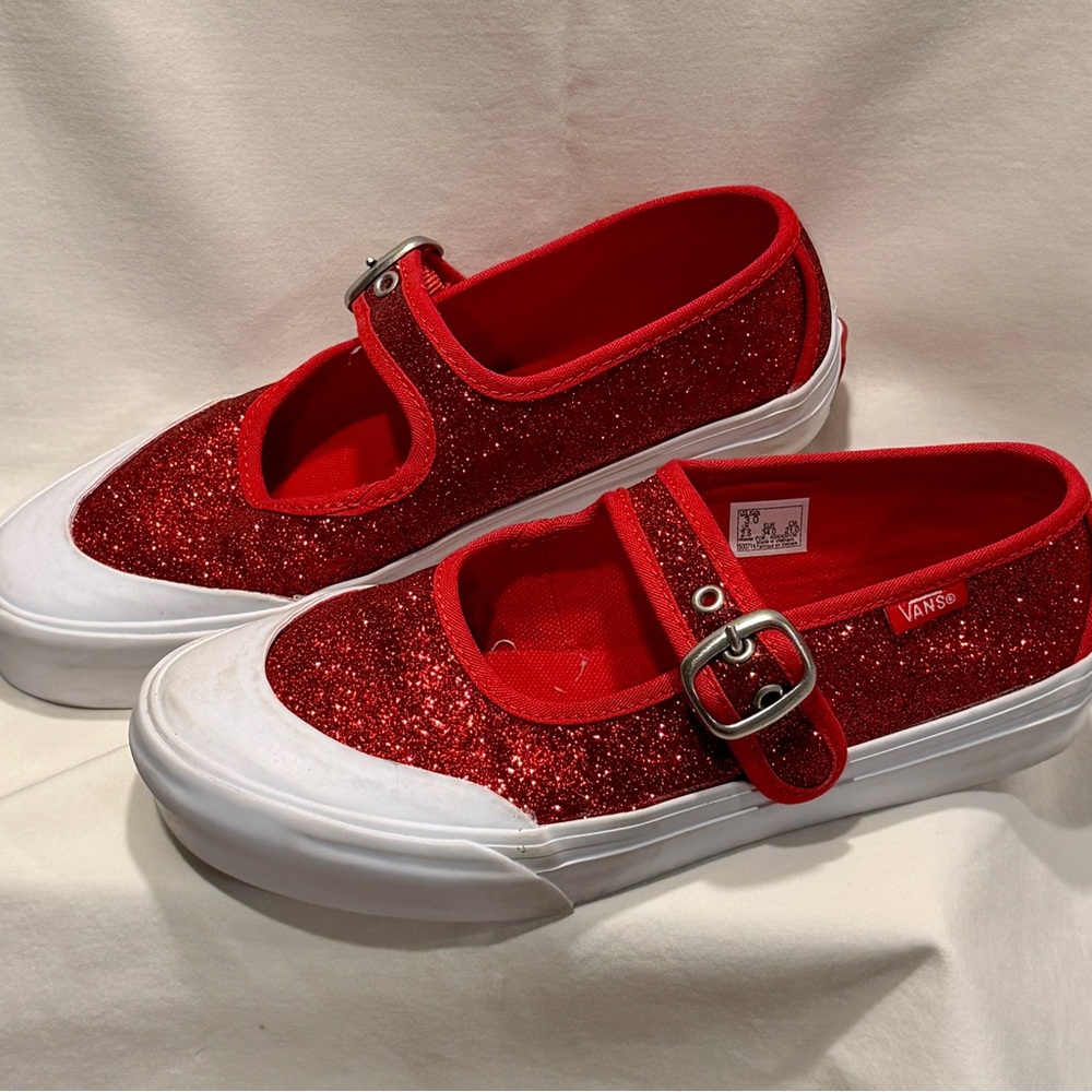 Vans Kids Mary Jane Sneakers in Red Glitter (3 Youth) - Like New